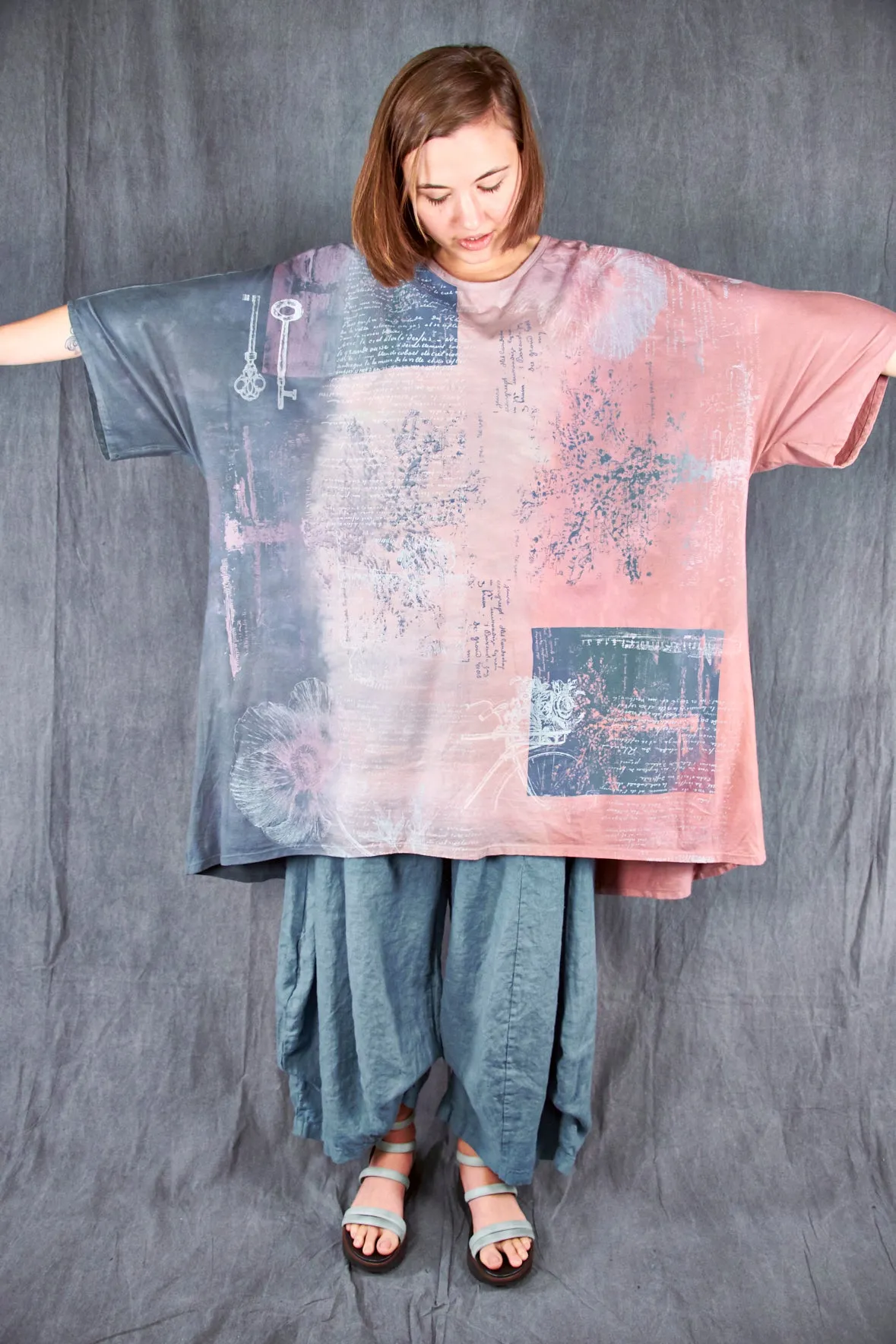 1255HD Art Tee Word and Thought Garden Smokey Grey Soft Sienna