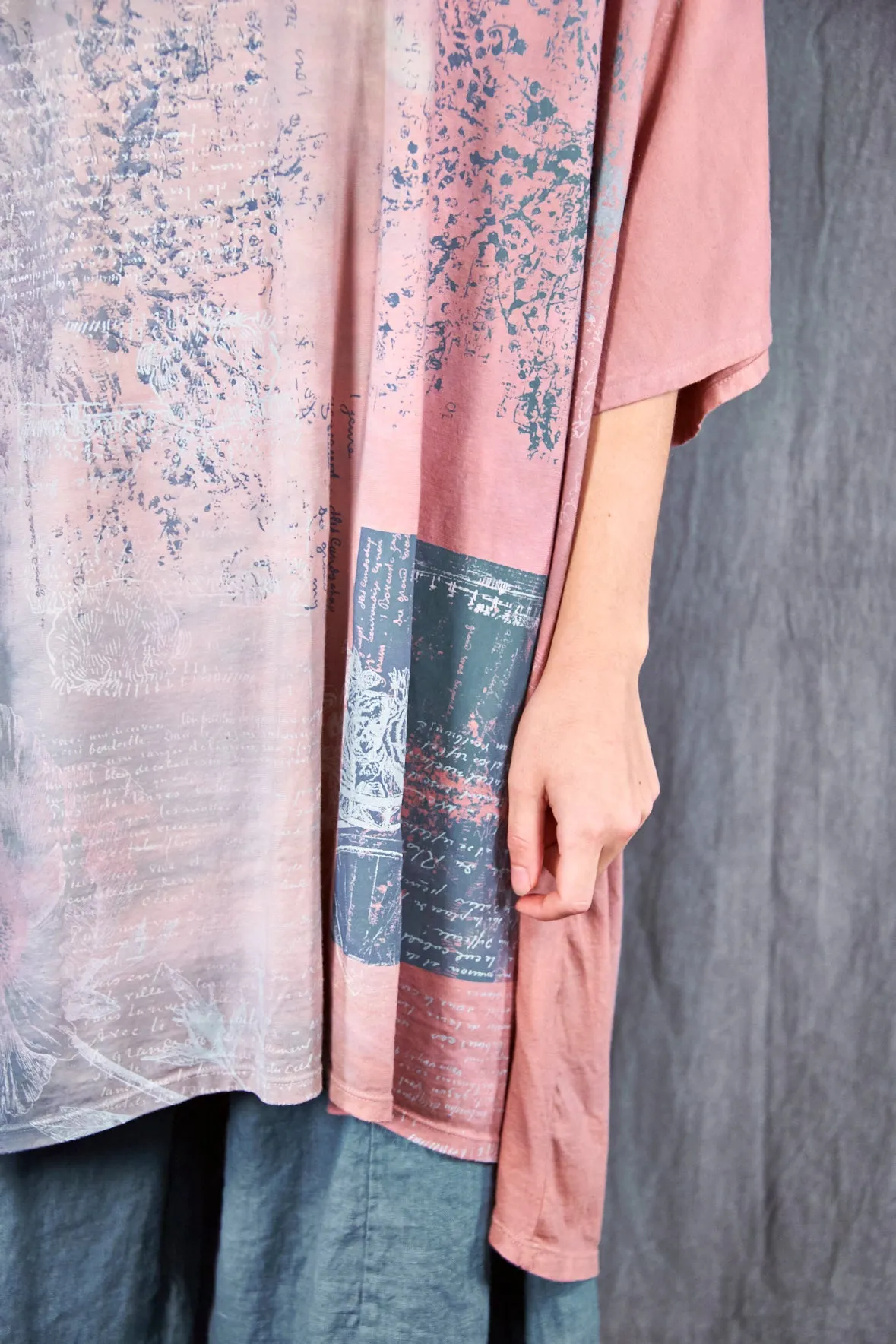 1255HD Art Tee Word and Thought Garden Smokey Grey Soft Sienna