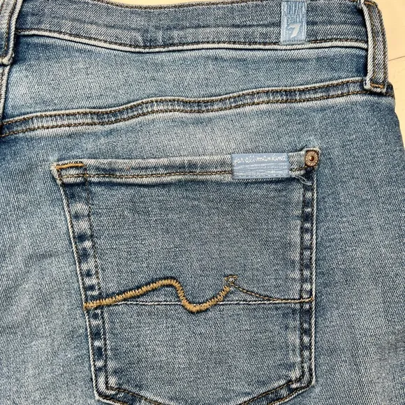 7 For All Mankind mid Roll Shorts - Size 31