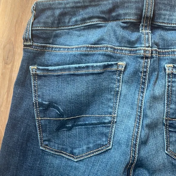 American eagle outfitters super stretch Skinny jeans dark wash straight size 2