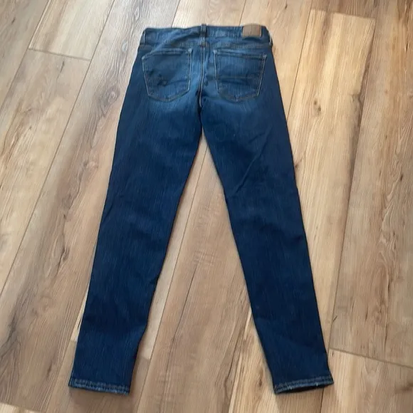 American eagle outfitters super stretch Skinny jeans dark wash straight size 2