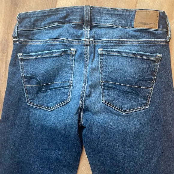 American eagle outfitters super stretch Skinny jeans dark wash straight size 2