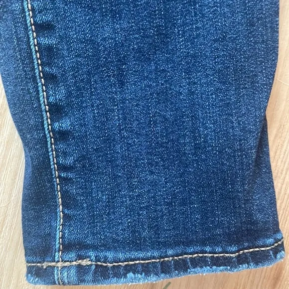 American eagle outfitters super stretch Skinny jeans dark wash straight size 2
