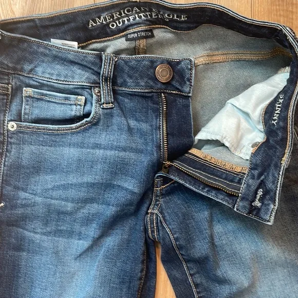 American eagle outfitters super stretch Skinny jeans dark wash straight size 2