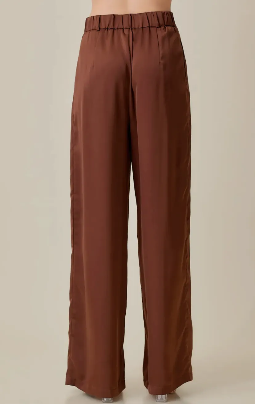 Back Waistband Flowy Pants