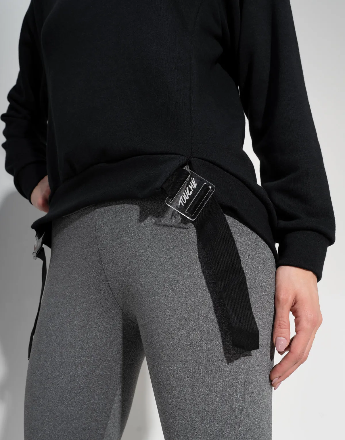 BLACK BUCKLE SWEATSHIRT