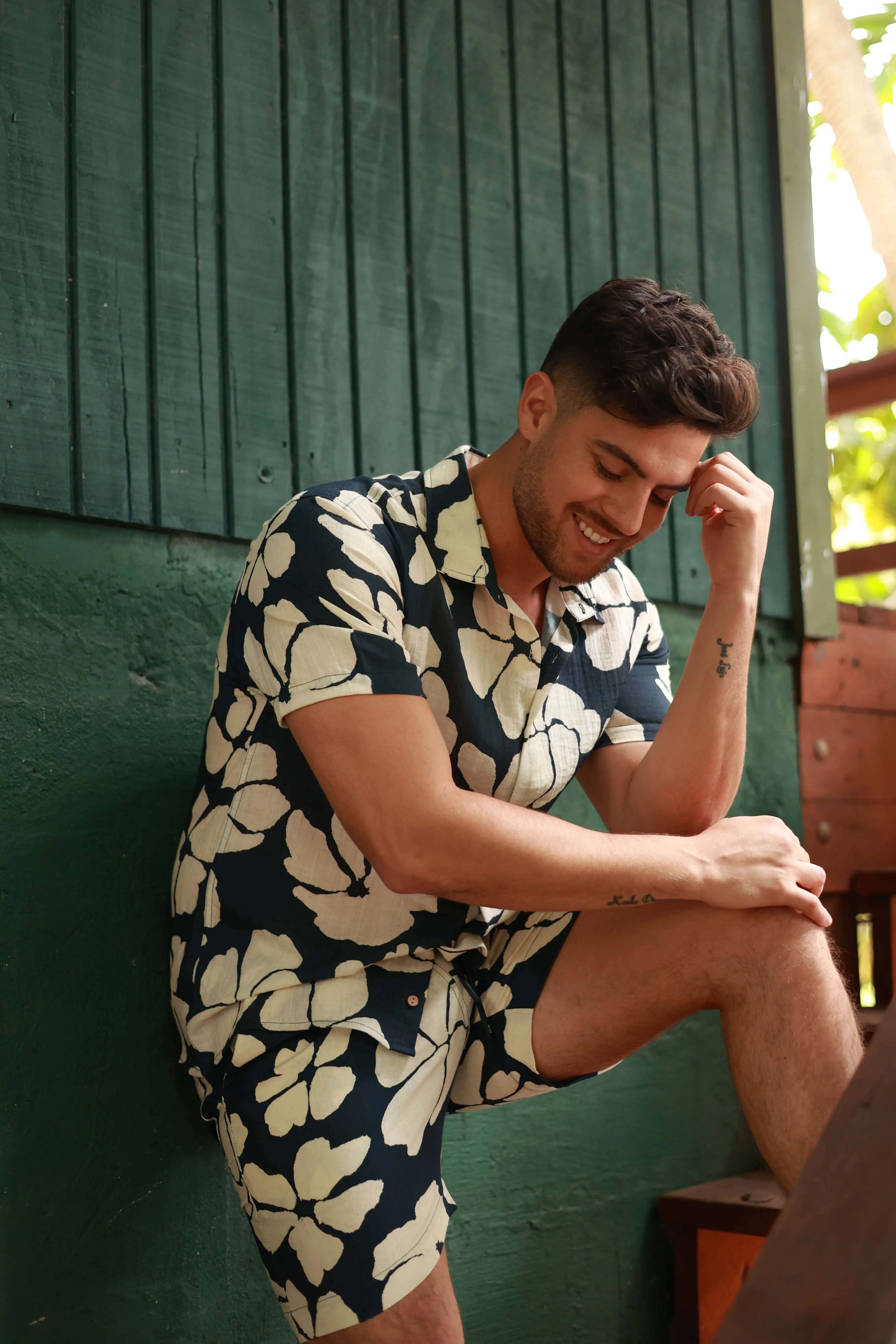 BLACK LINEN PRINTED SHORTS