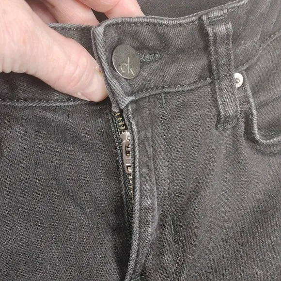 Calvin Klein Jeans women's black denim ultimate skinny jeans size 4x30