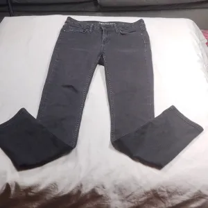 Calvin Klein Jeans women's black denim ultimate skinny jeans size 4x30