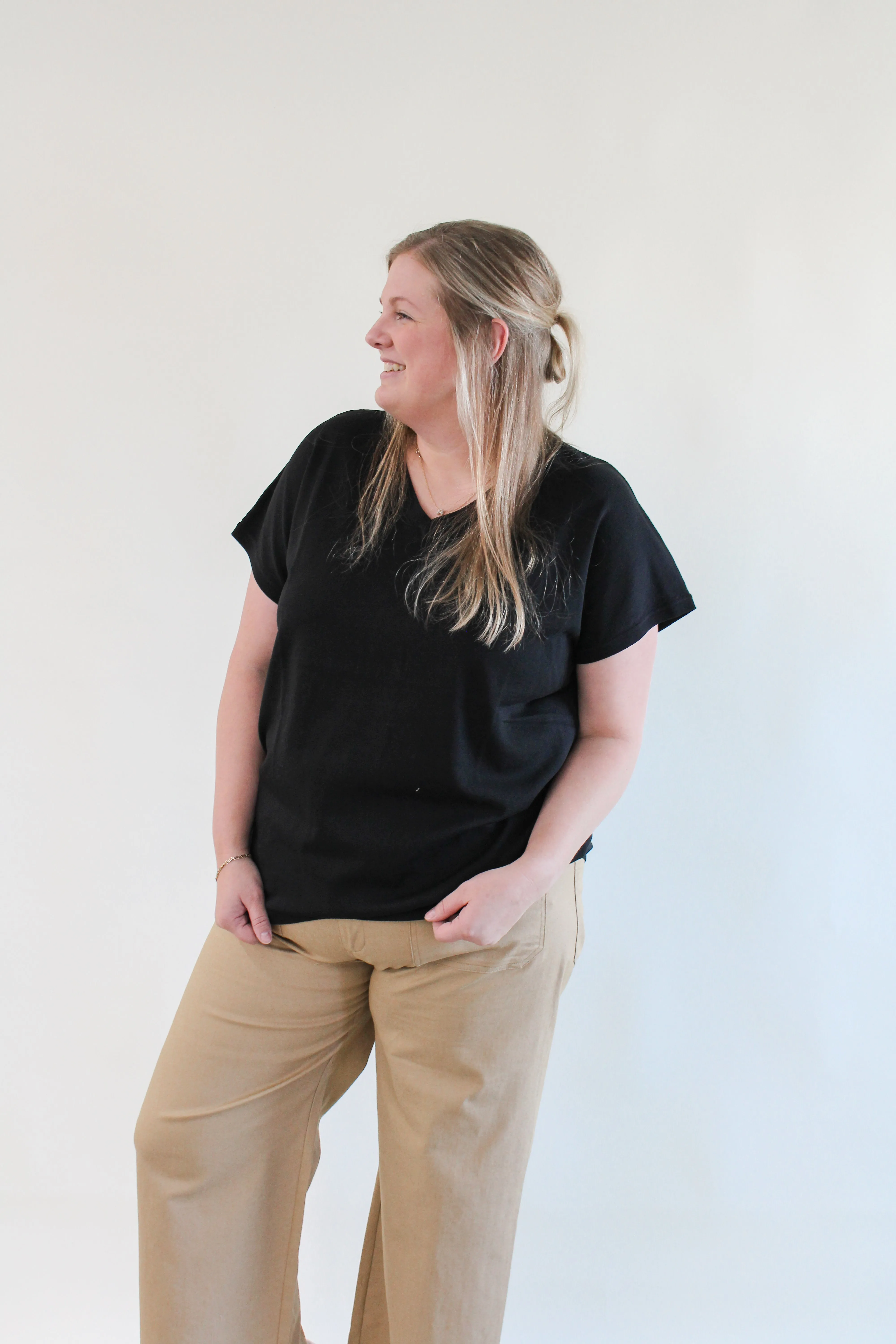 CLARE CURVY VNECK SWEATER TOP
