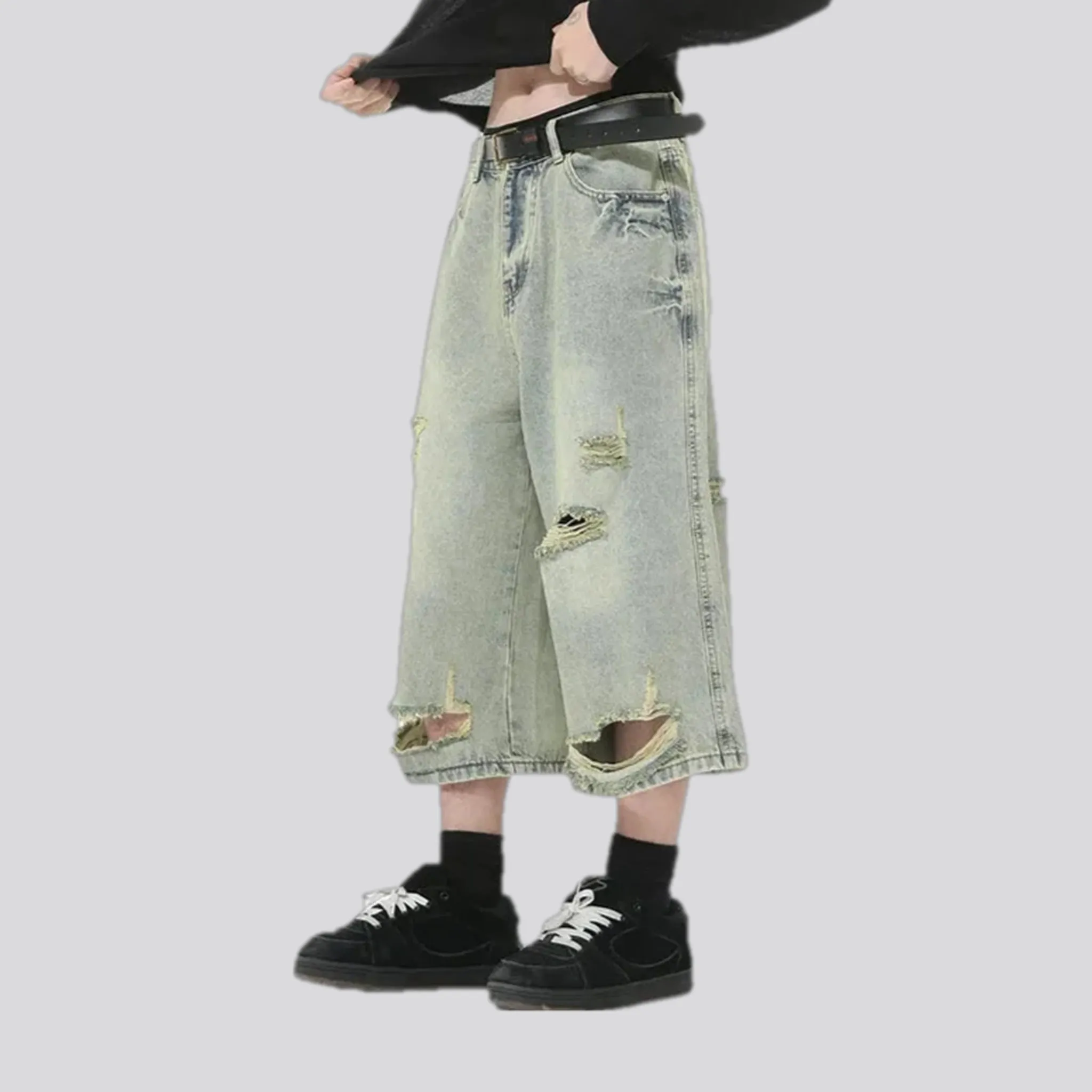 Fashionable torn retro men's jeans shorts