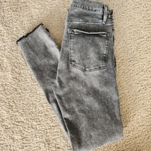 Frame Le Skinny de Jeanne Jeans