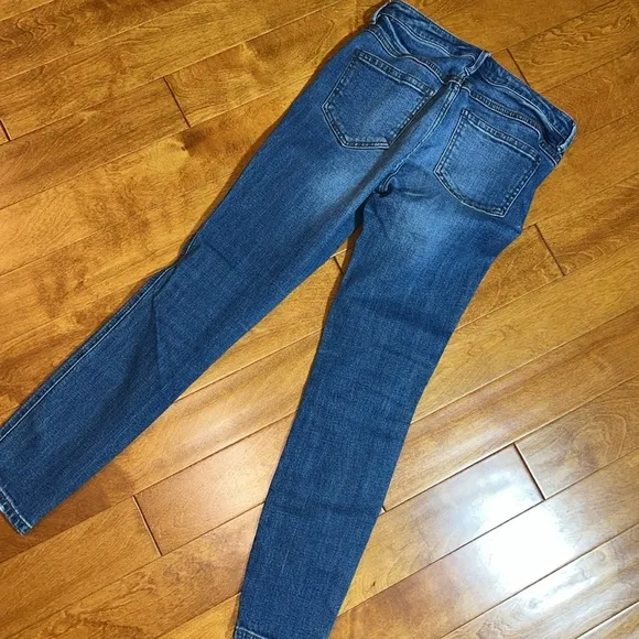 Free people mid rise, skinny jeans