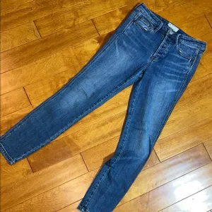 Free people mid rise, skinny jeans