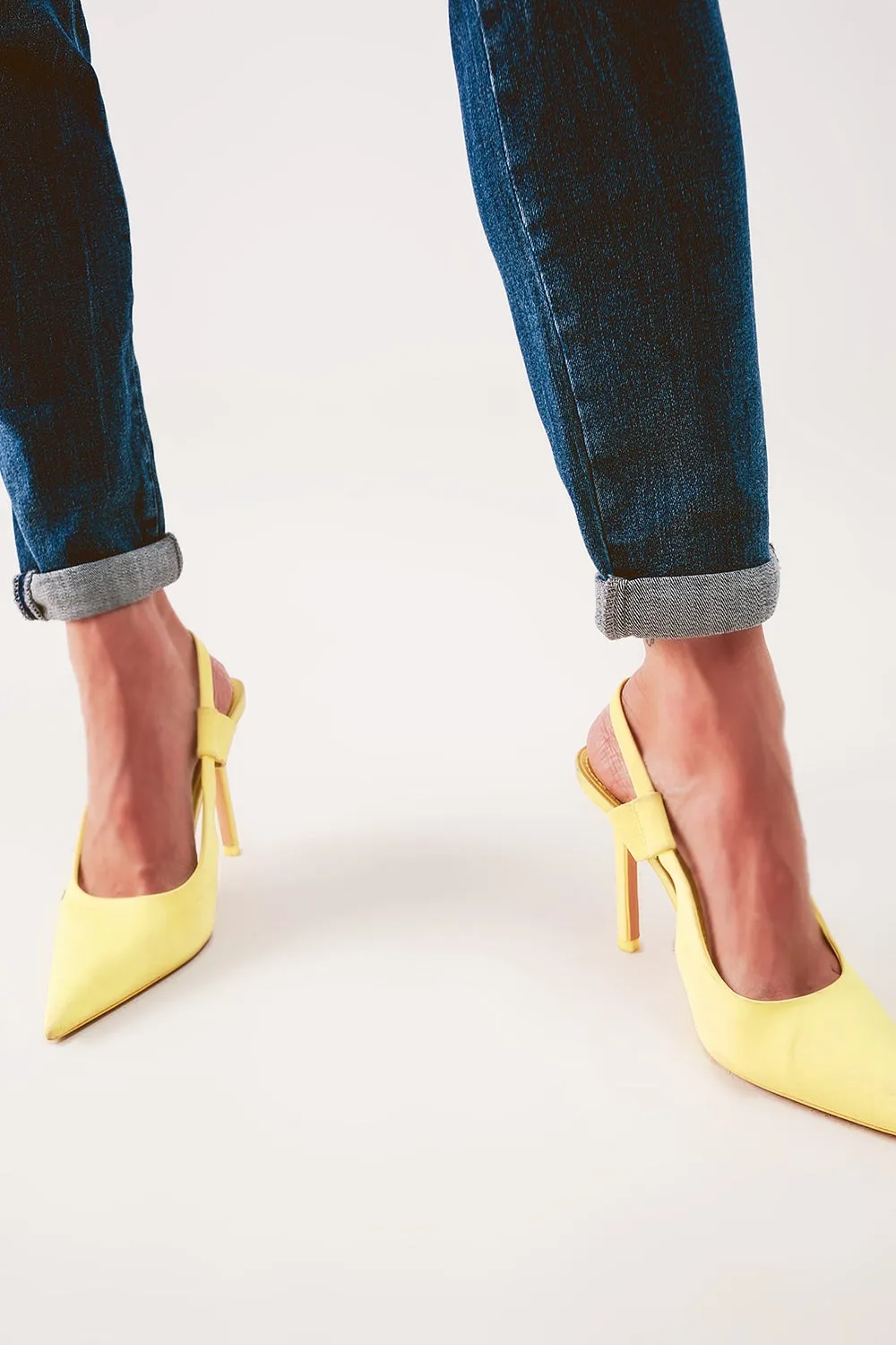 High rise skinny jeans in midwash blue