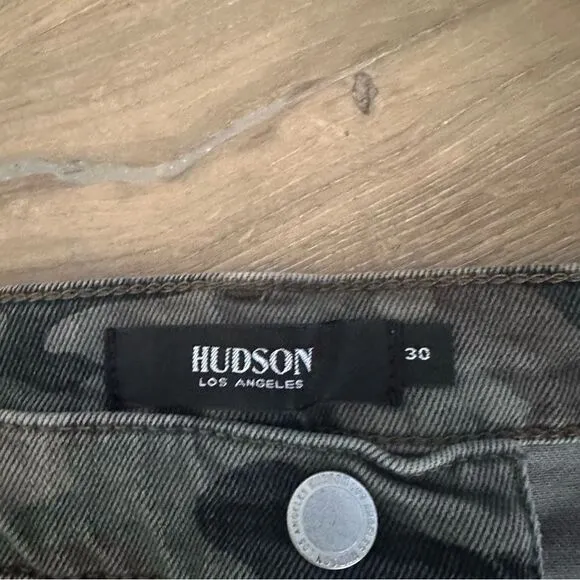 Hudson Jeans Gemma Camo Green Cut off Raw Hem Mid Rise Shorts 30
