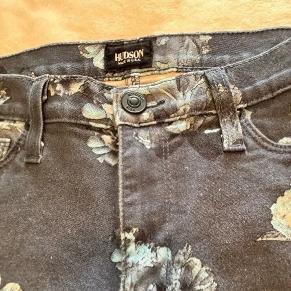 Hudson Nico Skinny Midrise Shades of Blue and Gray Floral Jeans. Women’s Sz 28