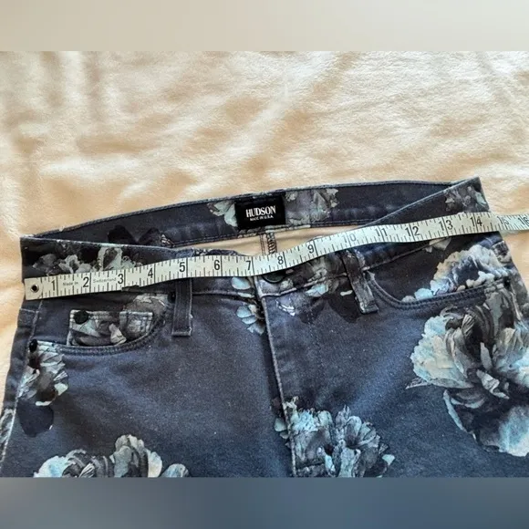 Hudson Nico Skinny Midrise Shades of Blue and Gray Floral Jeans. Women’s Sz 28