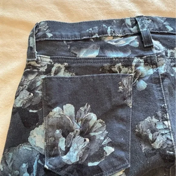 Hudson Nico Skinny Midrise Shades of Blue and Gray Floral Jeans. Women’s Sz 28