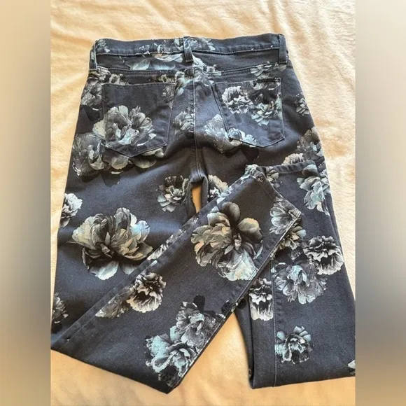 Hudson Nico Skinny Midrise Shades of Blue and Gray Floral Jeans. Women’s Sz 28