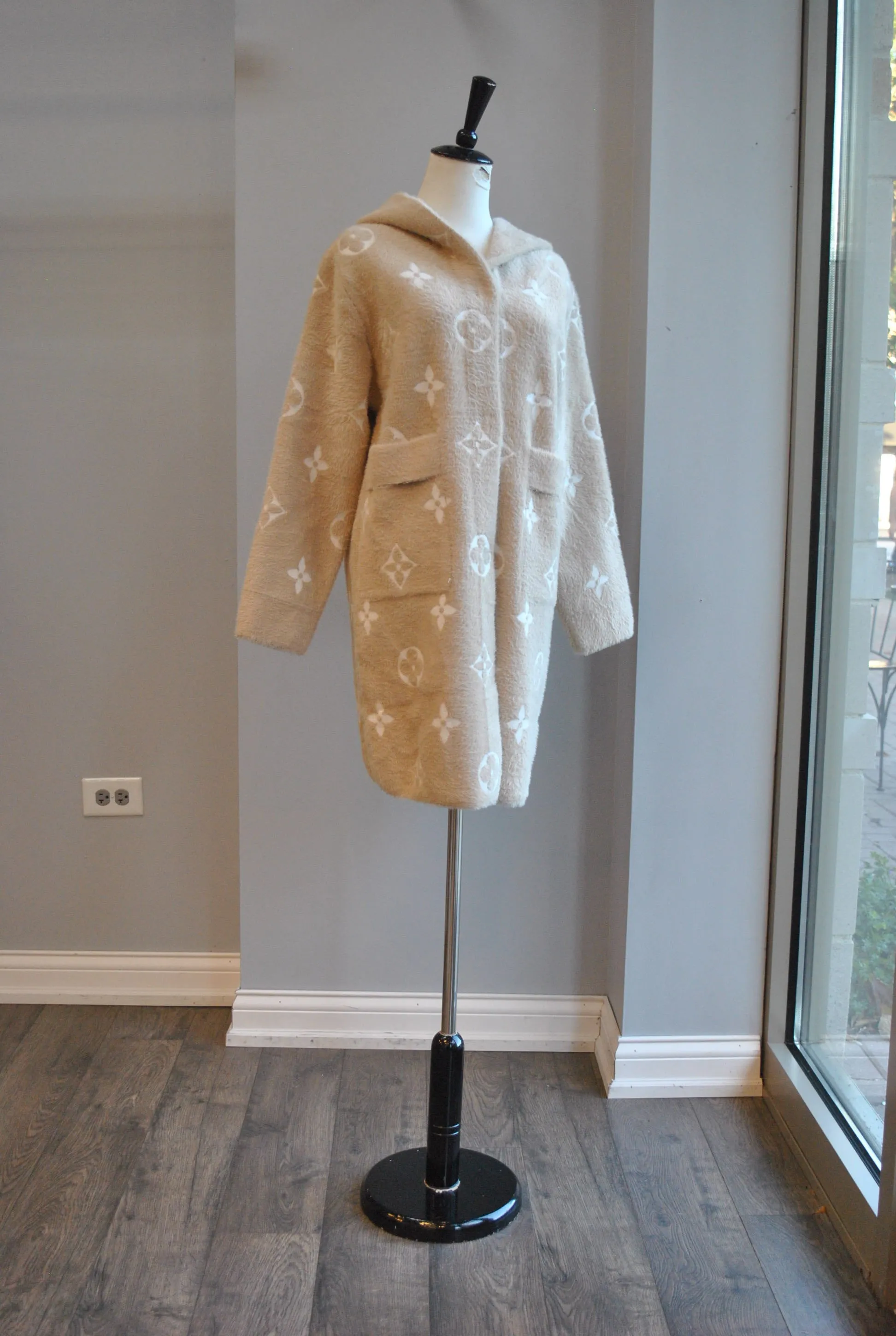LIGHT BEIGE ALPAK COAT WITH A HOODIE