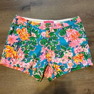 Lilly Pulitzer Women's Pink Chino Shorts 6 Floral Multicolor Summer Casual