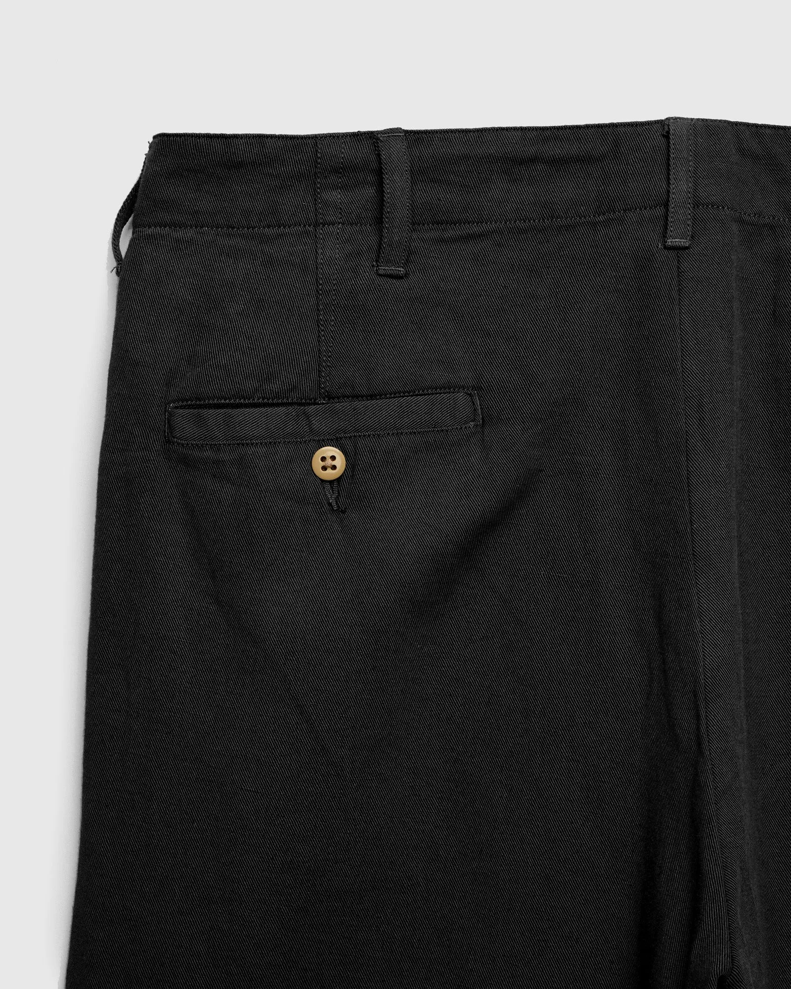 Linen Pleated Chino in Faded Black