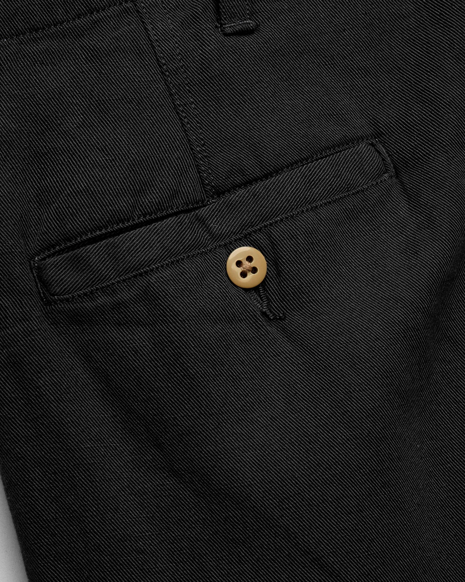 Linen Pleated Chino in Faded Black