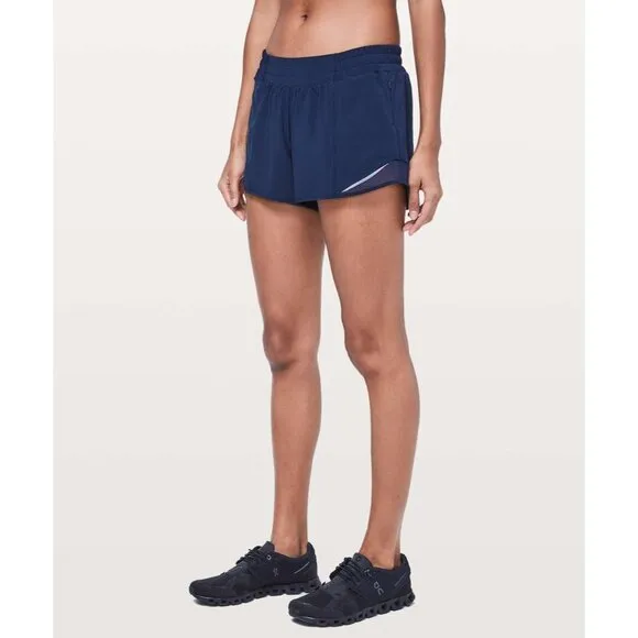 Lululemon Hotty Hot Short II *Long 4&quot; True Navy size 4 Tall
