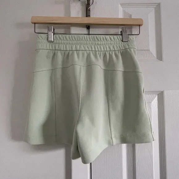 Lululemon Softstreme High-Rise Short 4&quot;Kohlrabi Light Mint Green