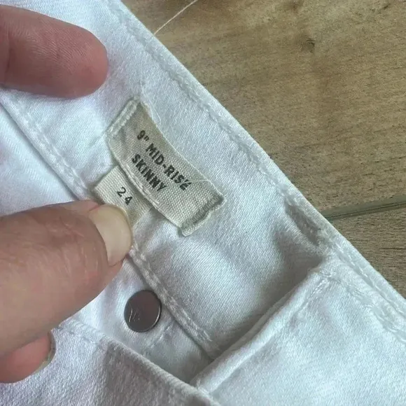Madewell 9” Mid Rise Skinny White Jeans Raw Hem Sz 24