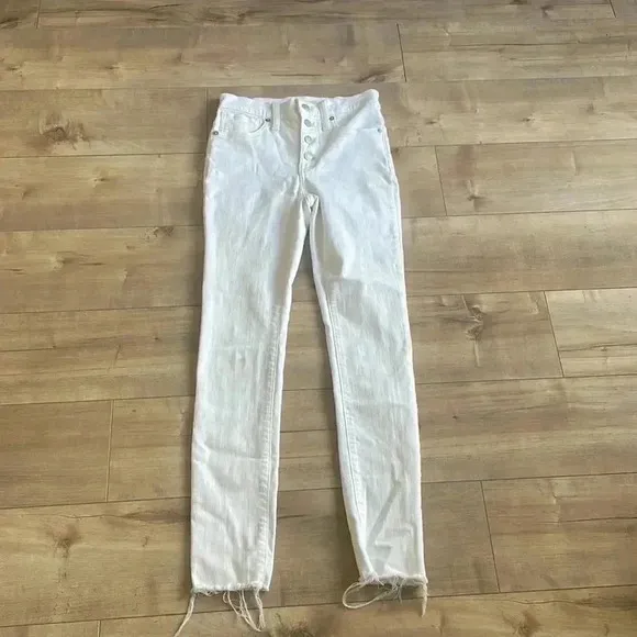 Madewell 9” Mid Rise Skinny White Jeans Raw Hem Sz 24