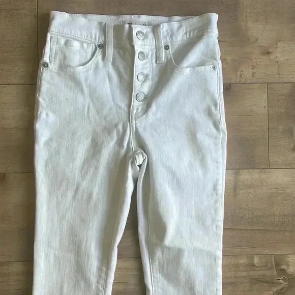 Madewell 9” Mid Rise Skinny White Jeans Raw Hem Sz 24