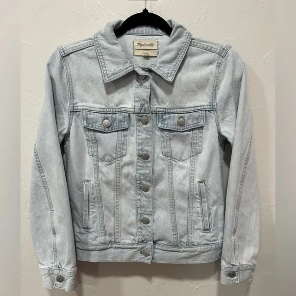 Madewell classic fit light wash denim jacket (S)