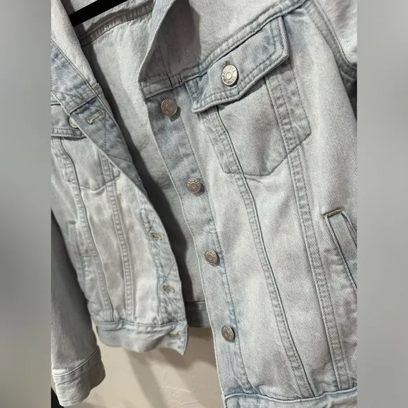 Madewell classic fit light wash denim jacket (S)