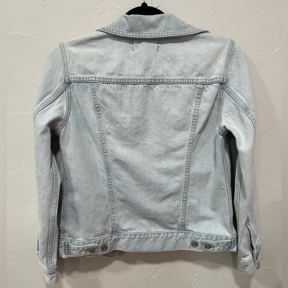Madewell classic fit light wash denim jacket (S)