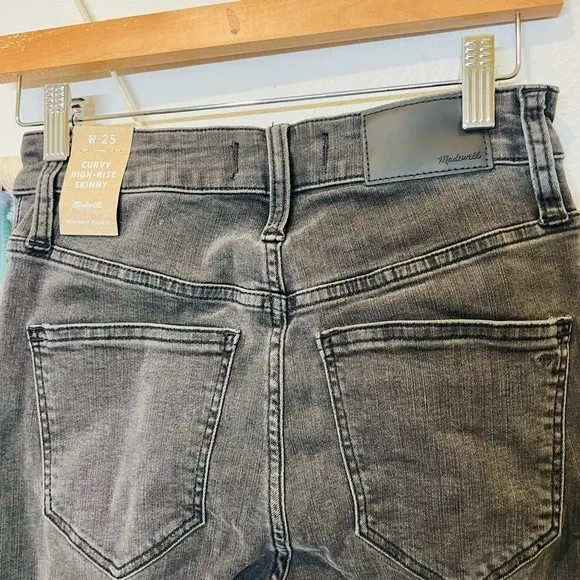 Madewell Curvy High-Rise Skinny Jeans in Black Sea