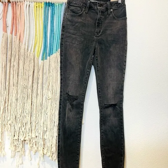 Madewell Curvy High-Rise Skinny Jeans in Black Sea