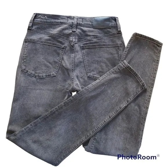 Madewell 9&quot; Mid-Rise Roadtripper Supersoft Jeans in Ashmont Wash