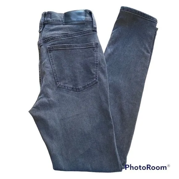 Madewell 9&quot; Mid-Rise Roadtripper Supersoft Jeans in Ashmont Wash