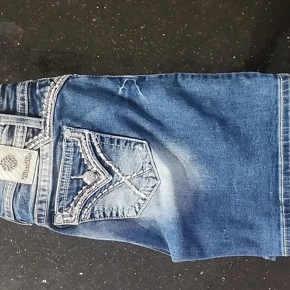 Miss Me Women's Bermudas Mid-Rise Blue Denim Shorts Size 30