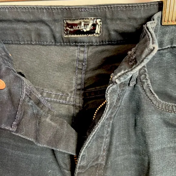 MOTHER High Waisted Looker Jeans - Kiss in the Dark Wash Size 26 - Skinny