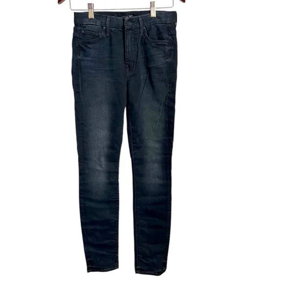 MOTHER High Waisted Looker Jeans - Kiss in the Dark Wash Size 26 - Skinny