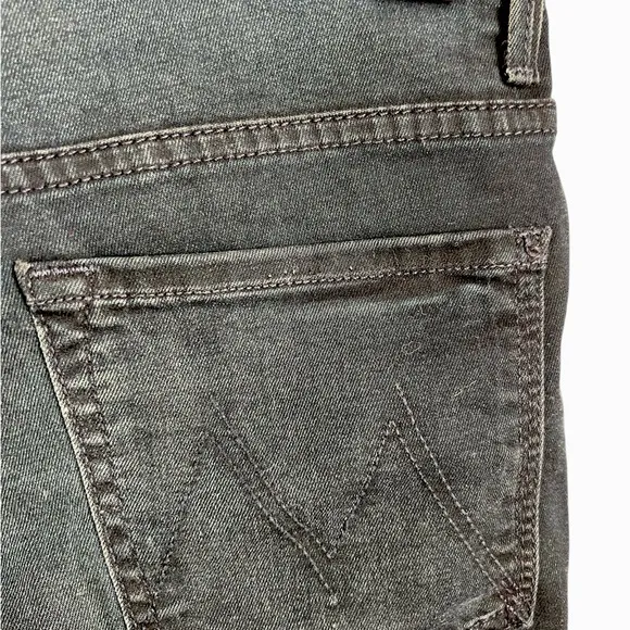 MOTHER High Waisted Looker Jeans - Kiss in the Dark Wash Size 26 - Skinny