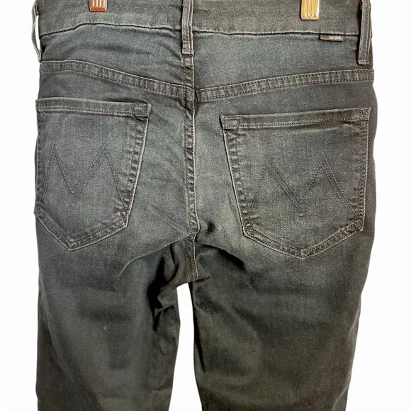 MOTHER High Waisted Looker Jeans - Kiss in the Dark Wash Size 26 - Skinny