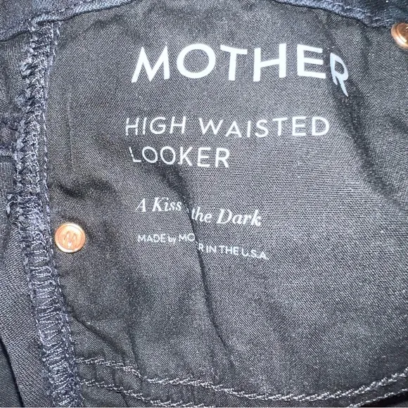MOTHER High Waisted Looker Jeans - Kiss in the Dark Wash Size 26 - Skinny