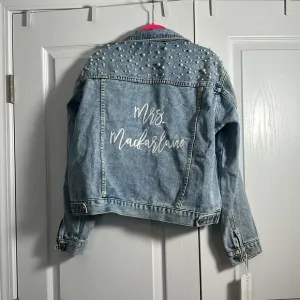 Mrs. Macfarlane denim jacket bridal with pearls size Large NWT