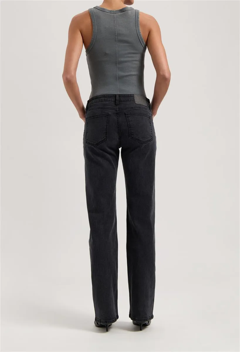 MUD JEANS Carry Mid Straight black vintage
