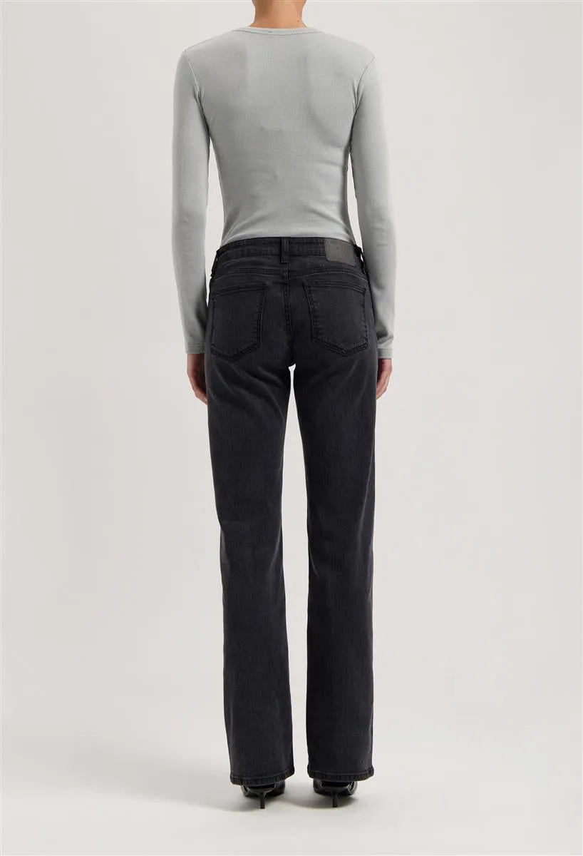 MUD JEANS Carry Mid Straight black vintage