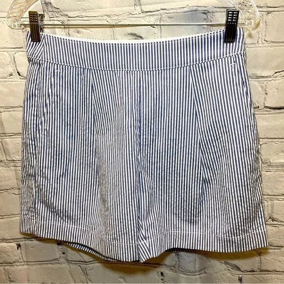NEW! Brooks Brothers Cotton Seersucker Pleated Shorts Blue White Stripe Size 2
